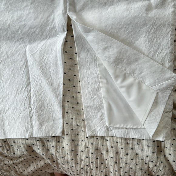 Linen midi skirt with front slit - Picture 2 of 6